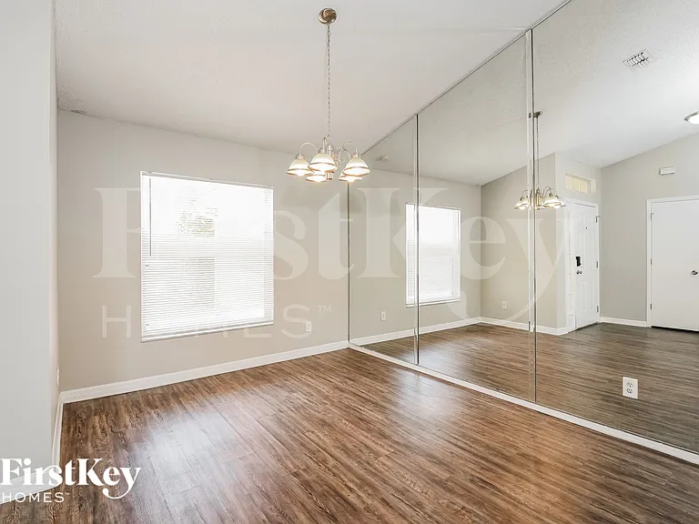 2738 Springfield Dr — Photo 5