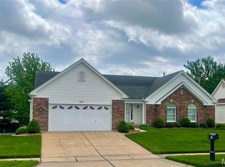 10 Thrasher Ct, Saint Charles, MO