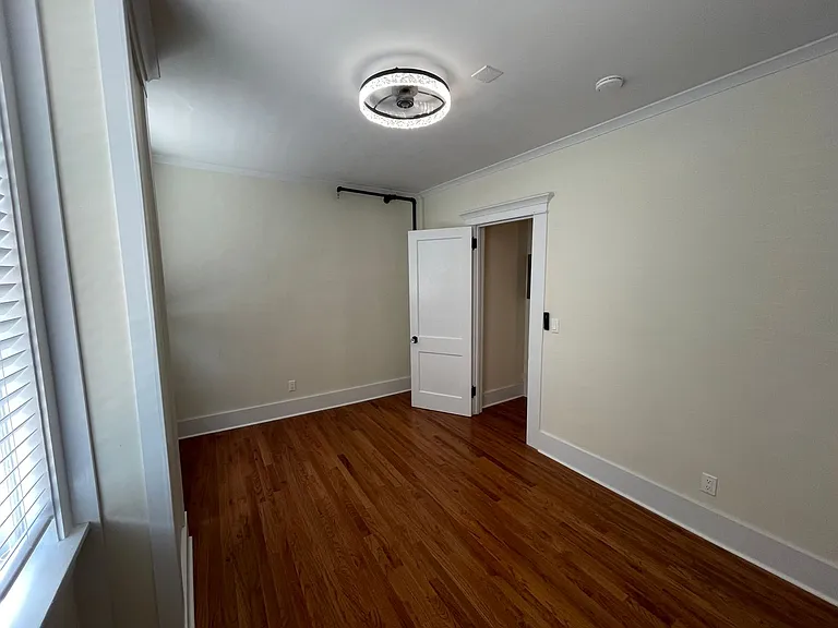 24 E Liberty St #16B — Photo 13