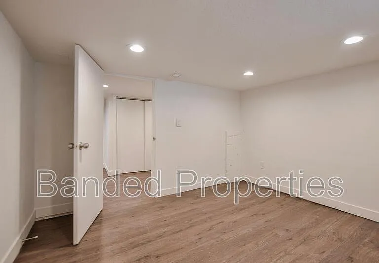 1955 S West Temple — Photo 14