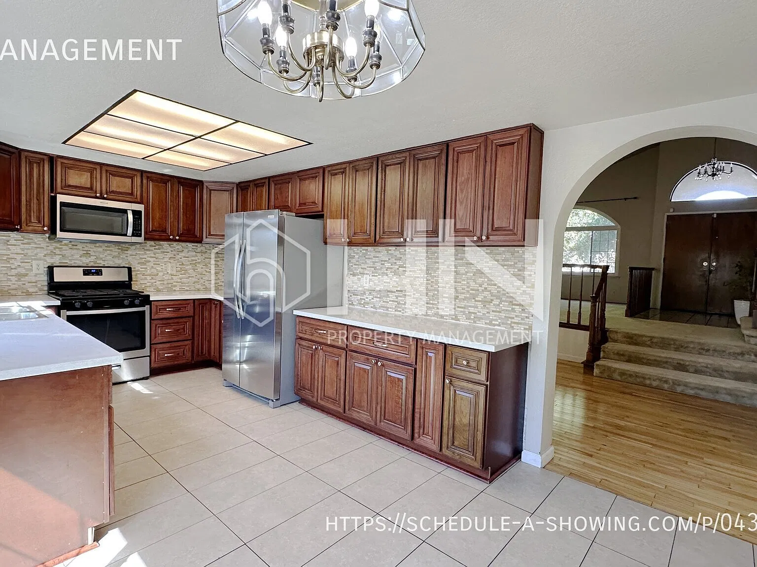 5 bed, 3.0 bath, 2191 sqft, $4,495 — Photo 2