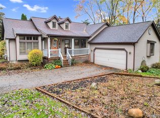 8127 Goldenrod Ct, Brighton, MI 48116