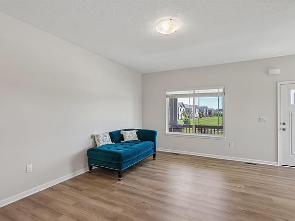 4th image of 1377 S 91st St