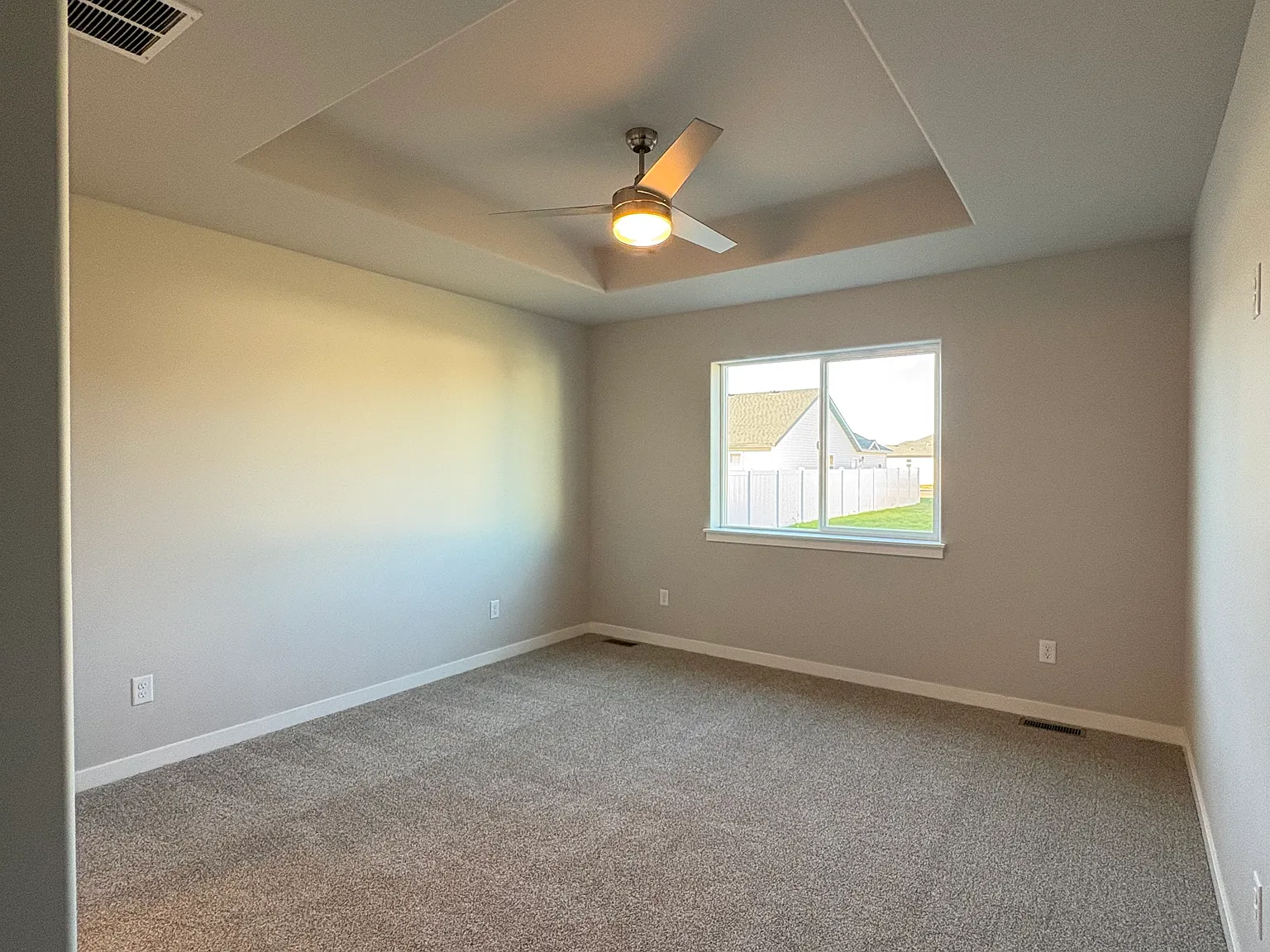 4 bed, 1500 sqft, $2,400 — Photo 4