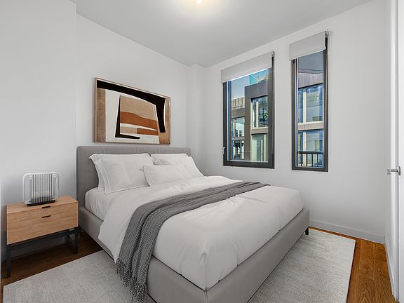 4th image of 123 Melrose St APT 476