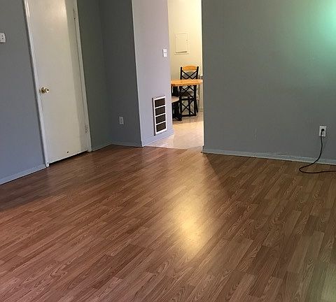 3rd image of 1319 Minefee St #Townhome