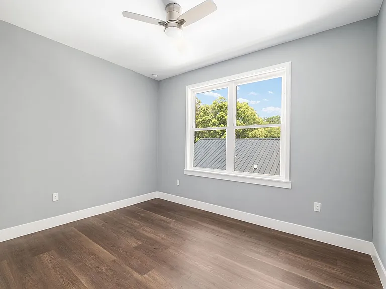 420 NW 3rd Ave — Photo 32