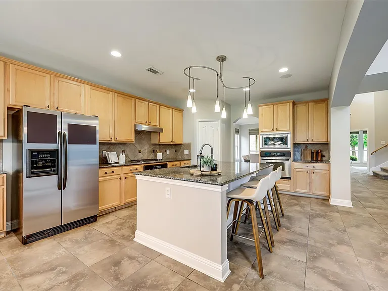 10400 Roy Butler Dr — Photo 9