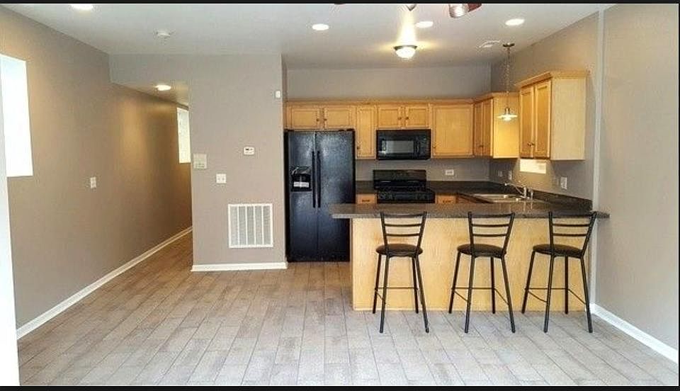 2nd image of 510 S Campbell Ave #1