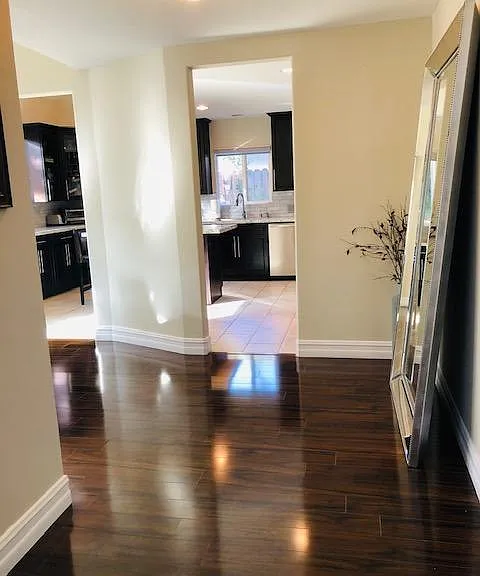 5250 Woodman Ave — Photo 4