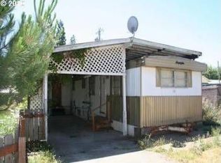 307 SE Gregory Dr, Winston, OR 97496