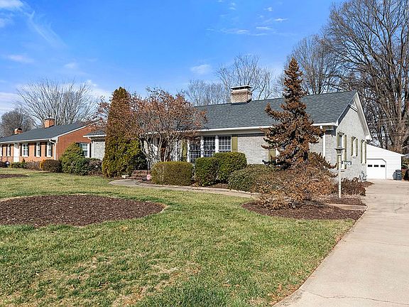 3rd image of 2806 Northampton Dr