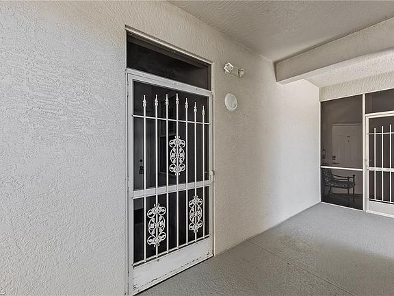 5th image of 10460 Washingtonia Palm WAY #1327
