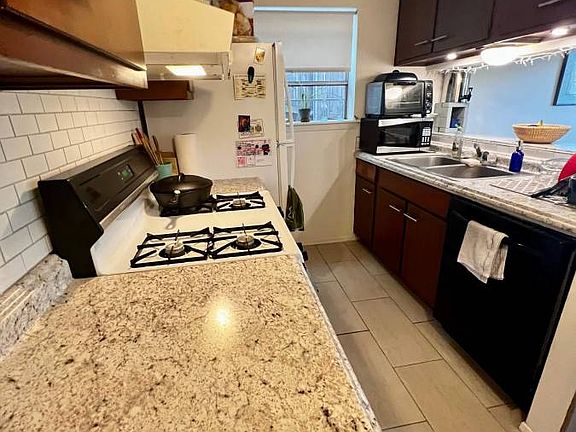 3rd image of 3935 Shoal Creek Blvd #109