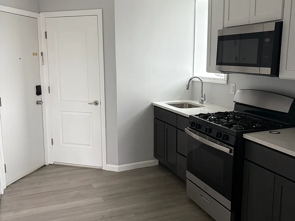 17 Teaneck Rd #4A
