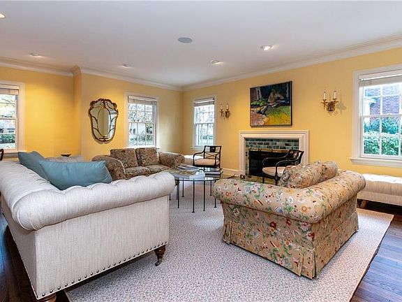 5th image of 2878 Brighton Rd