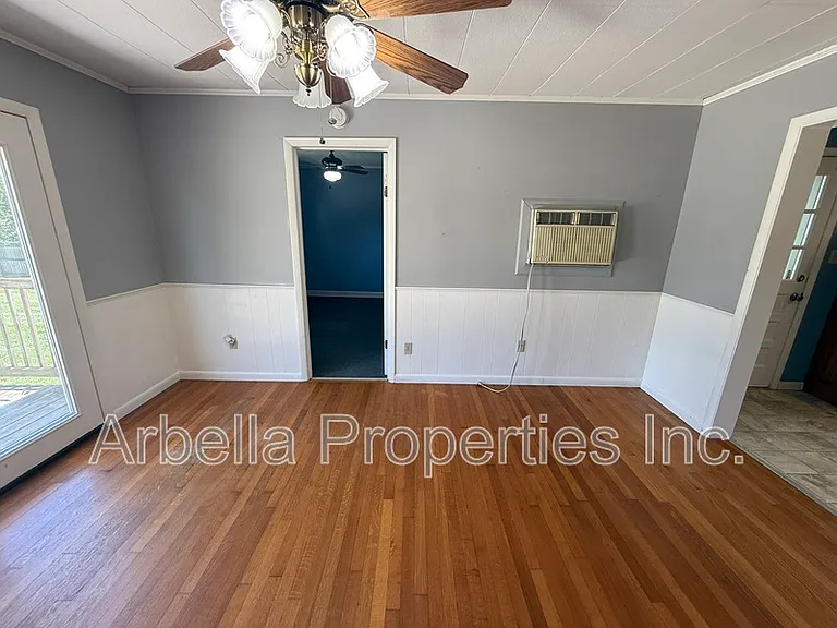 2239 Buckingham Rd — Photo 8