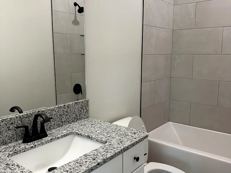 845 N Rupple Rd #101 — Photo 13