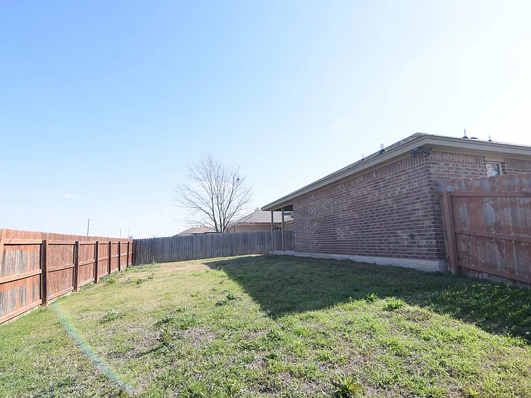 3401 Lorena Dr — Photo 23