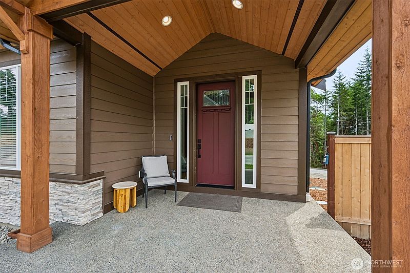 3rd image of 917 Tiedman Road NW