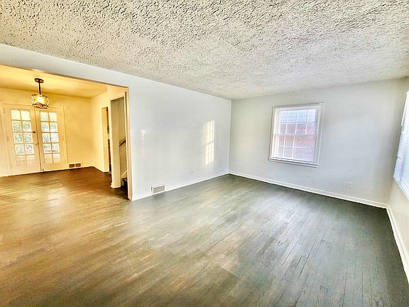 4th image of 1120 21st St