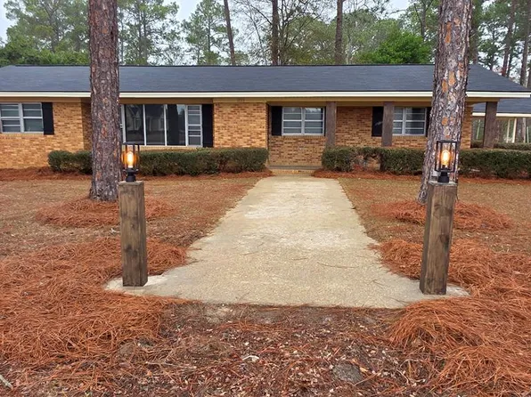 1159 W Roanoke Dr, Fitzgerald, GA 31750