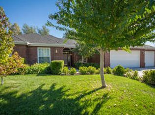 2612 Templeton Dr, Redding, CA 96002