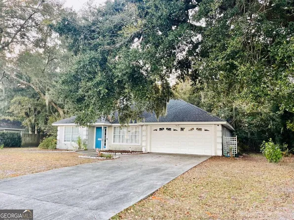 139 Hidden Lakes Dr, Brunswick, GA 31525