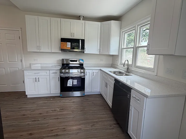 260 W Lincoln Hwy — Photo 18