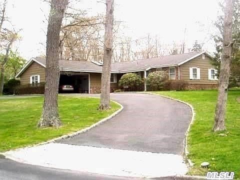 1st image of 10 Windwood Ct