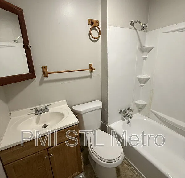 6170 Emerald Ave — Photo 10