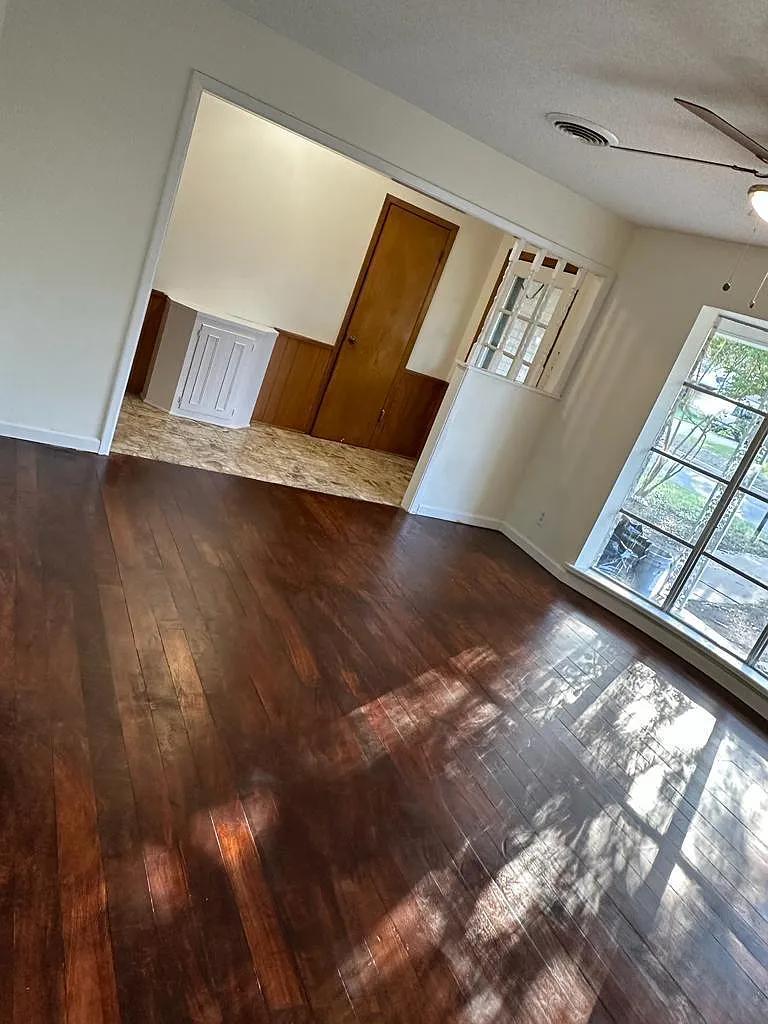 3 bed, 2041 sqft, $1,895 — Photo 4