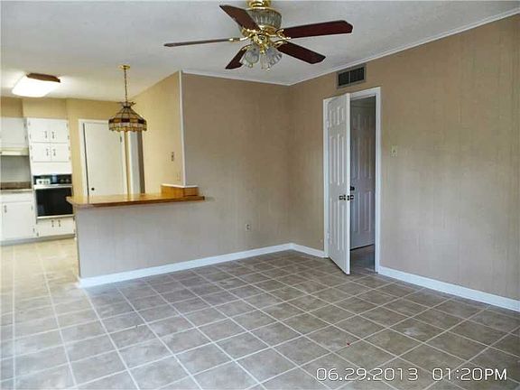 3rd image of 17 Theresa Ave