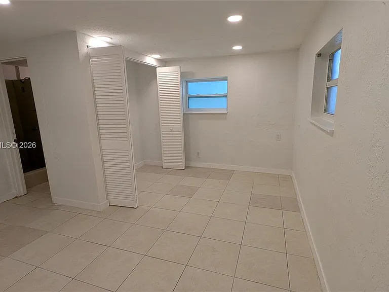 708 NE 4th St #1 — Photo 12