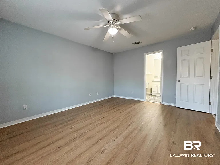 5652 Dee St #A — Photo 15