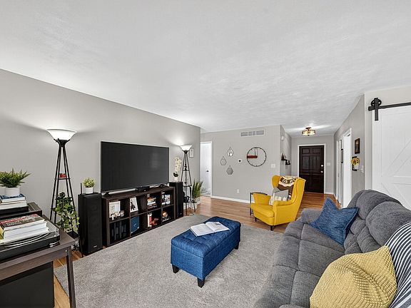 2nd image of 52340 Tallyho Dr N
