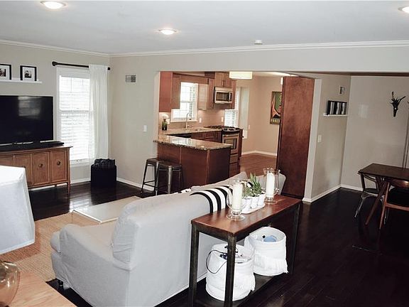 4th image of 10416 High Dr
