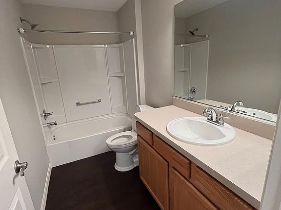 4th image of 857 Parrish Pl