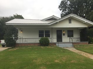 200 Country Club Dr, Holdenville, OK 74848