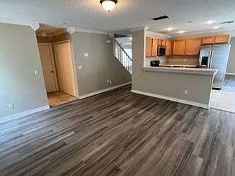 3rd image of 1407 Twelve Oaks Dr Floor 32824