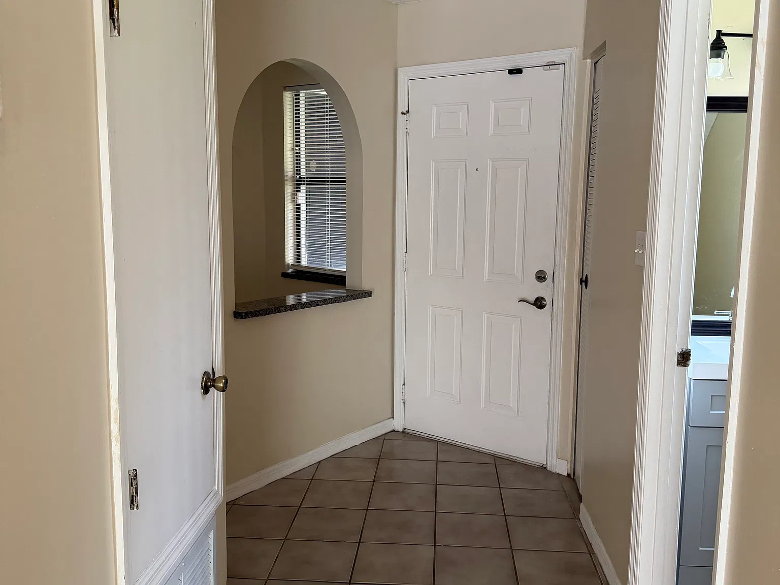 2 bed, 2.5 bath, 1230 sqft, $1,625 — Photo 1