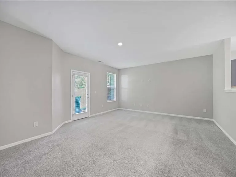2626 Parrish Ct — Photo 13