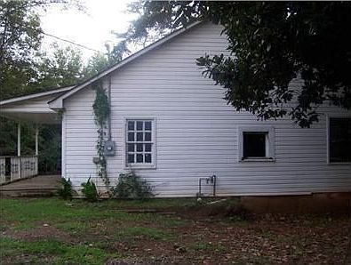 2nd image of 118 Hosea St SW