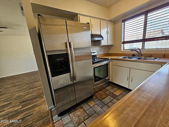 2nd image of 2609 E MARYLAND Drive