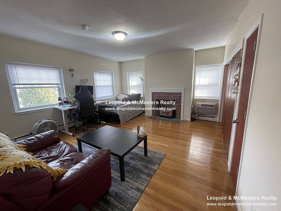 1st image of 1984 Commonwealth Ave APT 2