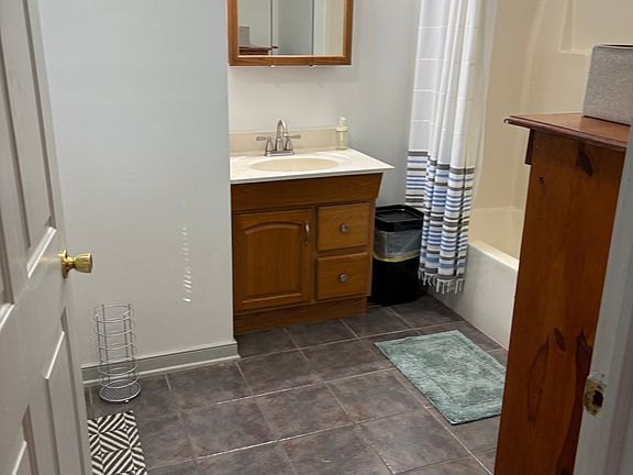 3rd image of 8512 Weldon Dr #1