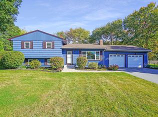 28 Old Neck Rd, Scarborough, ME 04074