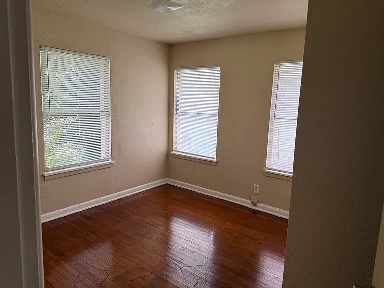 518 Storeywood Dr — Photo 7