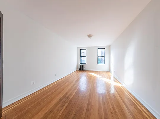 Rented by Julianna Realty Corp | media 6