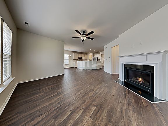 3rd image of 15206 Colonial Park Dr